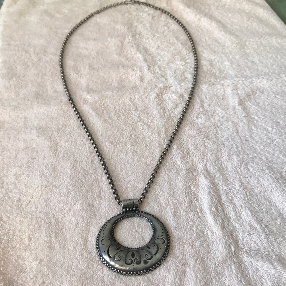 Cool Long engraved metal necklace - Picture 2 of 8